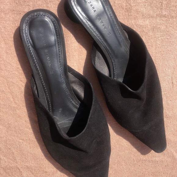 ZARA WOMAN POINTED TOE BLACK MULES - Picture 2 of 5